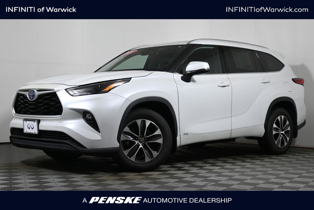 Thumbnail: 2022 Toyota Highlander - 1