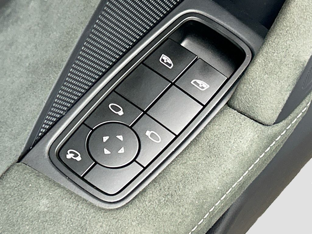 Thumbnail: 2024 Porsche 911 - 21