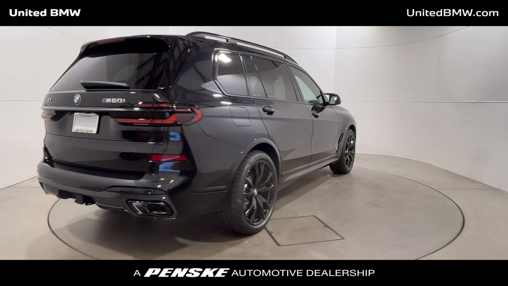 2025 BMW X7 M60i 8