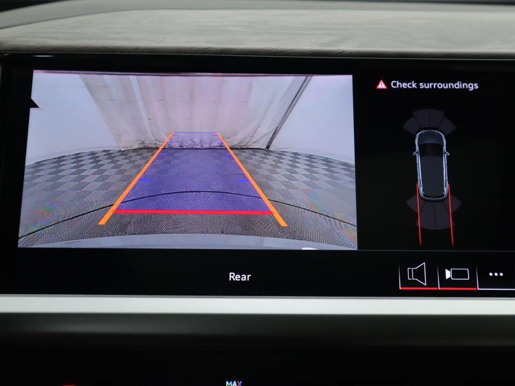 2025 Audi Q4 e-tron  17