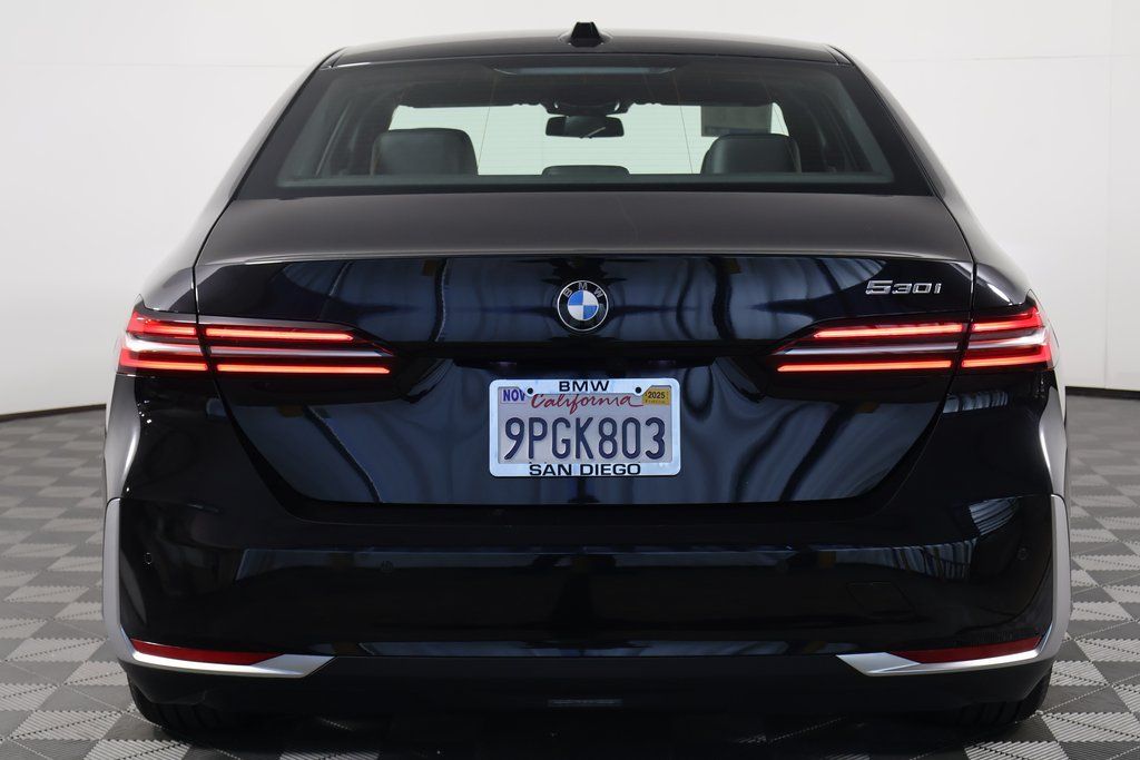 Thumbnail: 2024 BMW 5 Series - 5