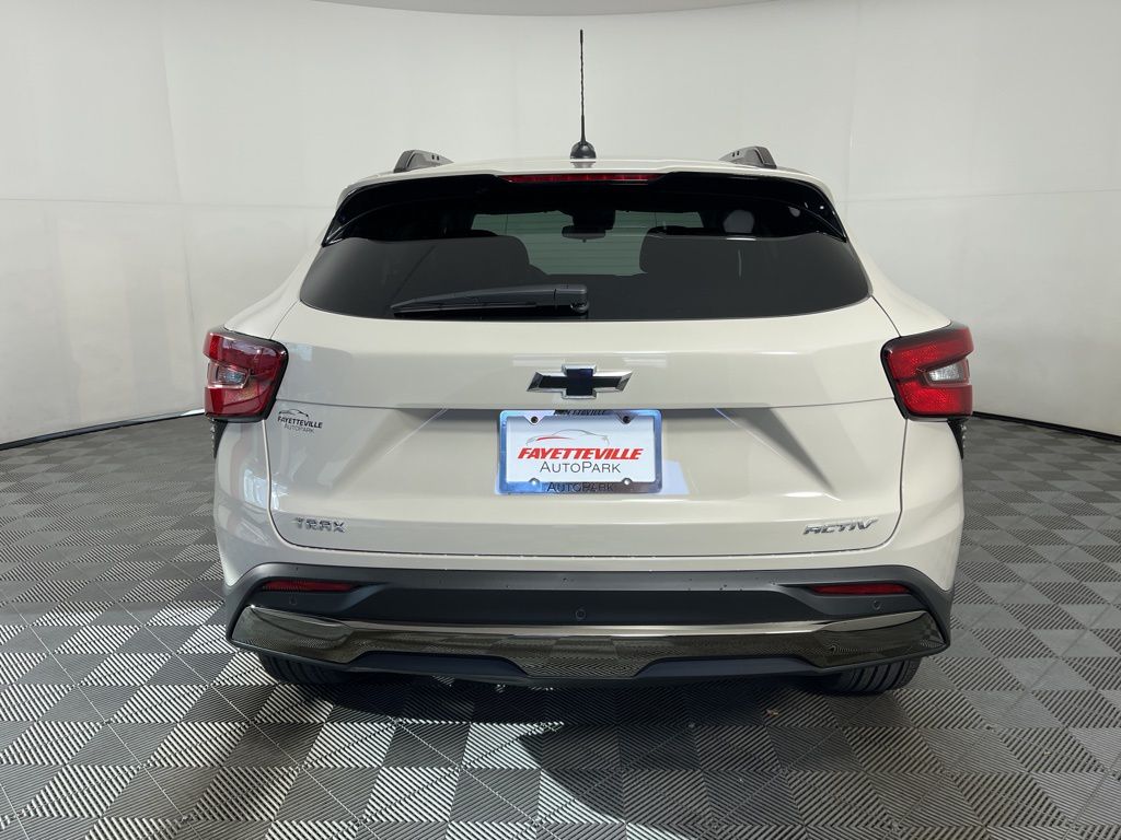 Thumbnail: 2026 Chevrolet Trax - 4