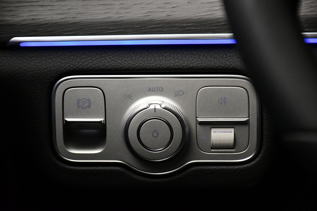 Thumbnail: 2026 Mercedes-Benz GLE - 21