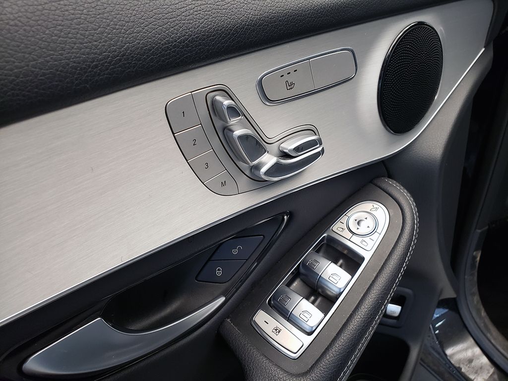 Thumbnail: 2021 Mercedes-Benz GLC - 10