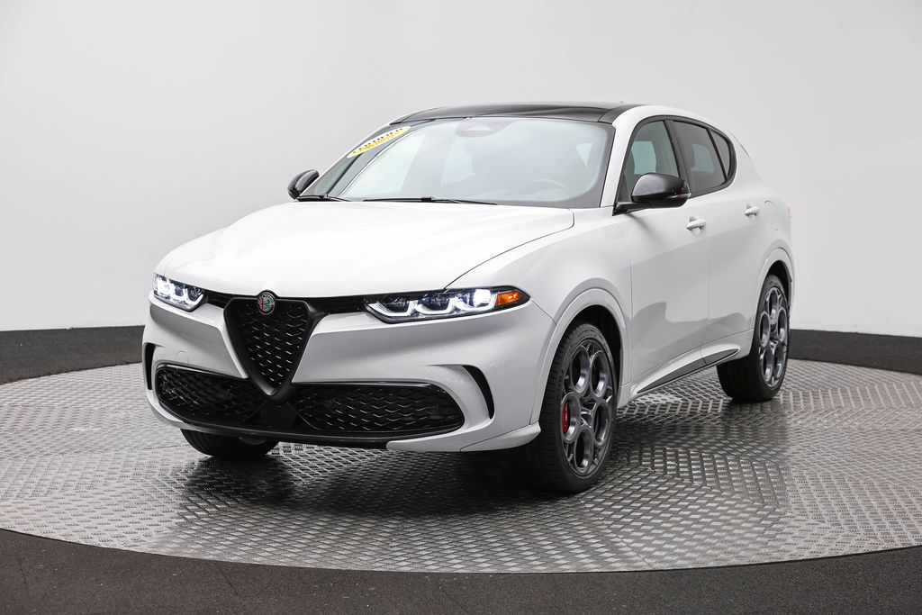Milano White 2025 Alfa Romeo Tonale SUV / Crossover All-Wheel Drive 6-Speed Automatic