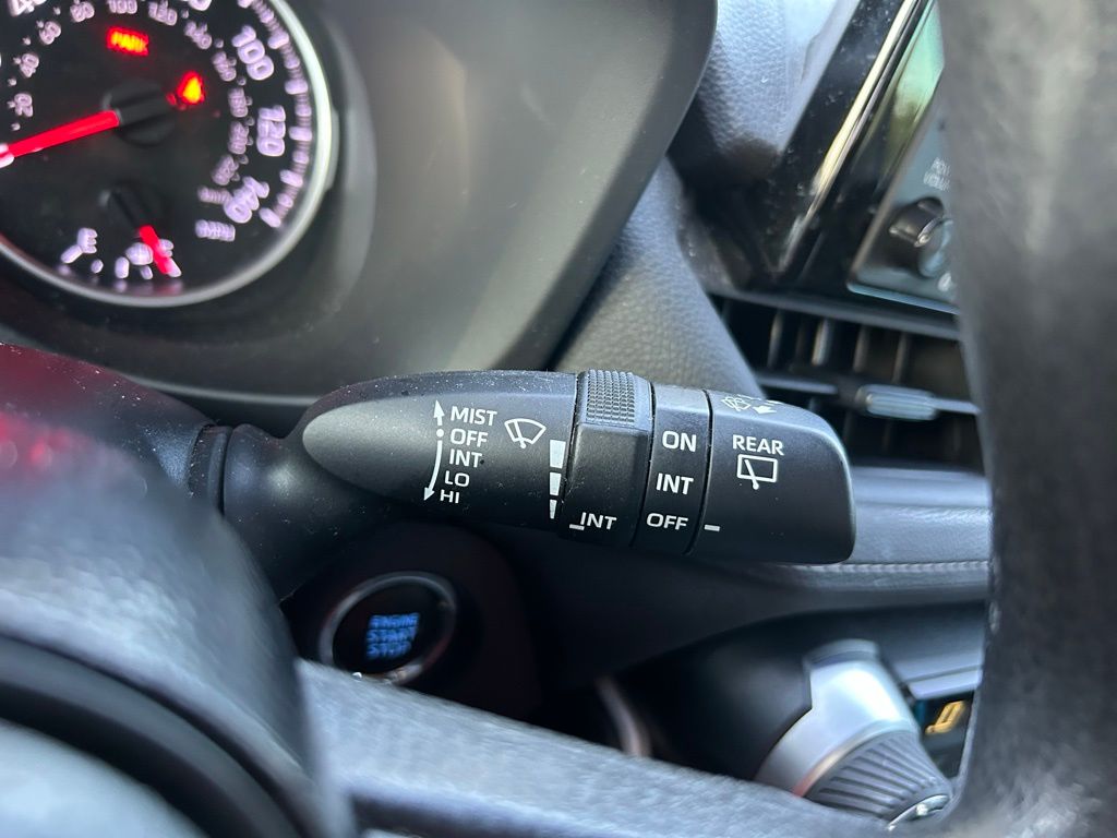 2021 Toyota RAV4 XLE 21