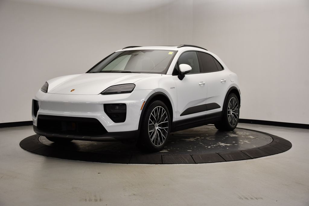 2024 Porsche Macan T -
                Fairfield, CT