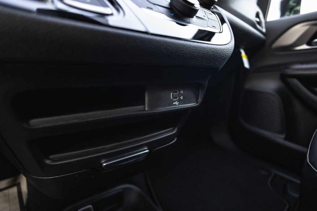 2026 Chrysler Pacifica Select thumbnail 16