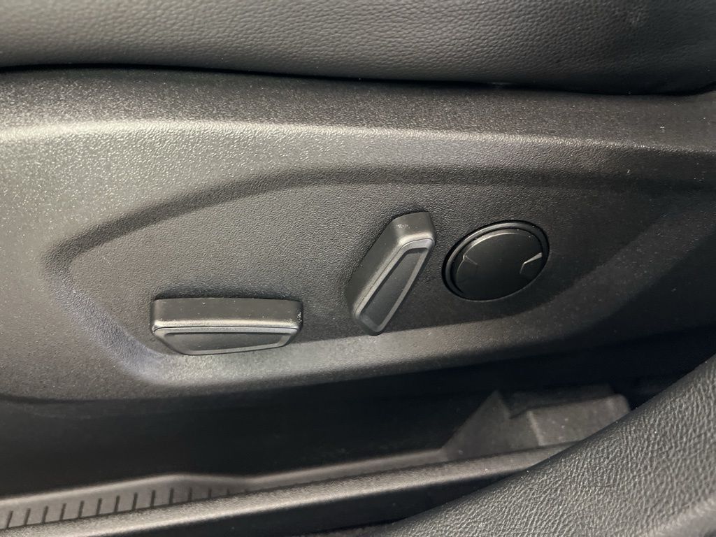 Used 2022 White Ford SEL image 16