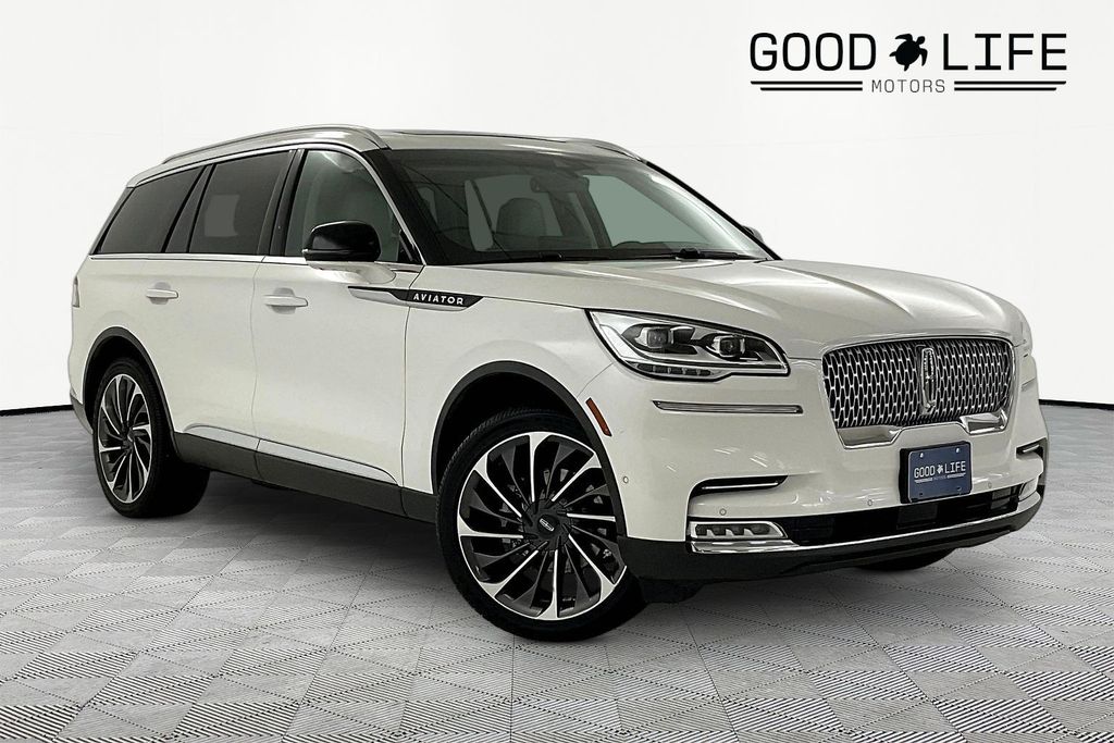 White 2020 Lincoln Aviator Reserve AWD SUV / Crossover All-Wheel Drive Automatic