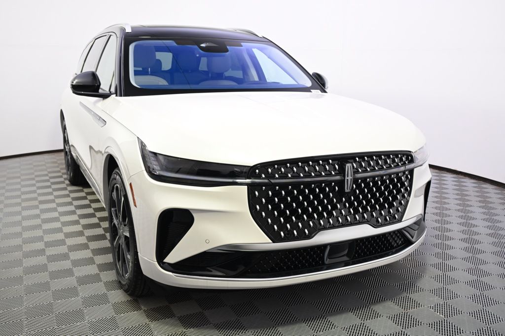 New 2026 White Lincoln Reserve image 9