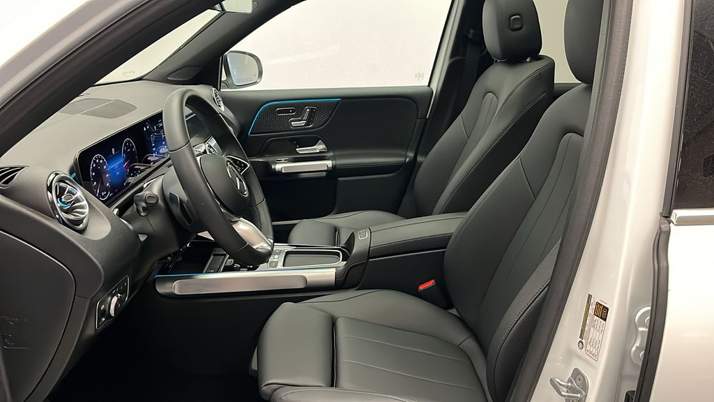 2025 Mercedes-Benz GLB 250 12