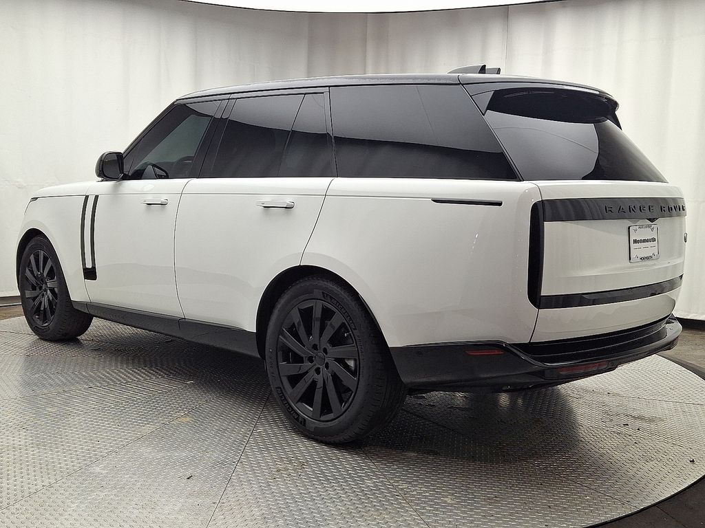 Thumbnail: 2023 Land Rover Range Rover - 6