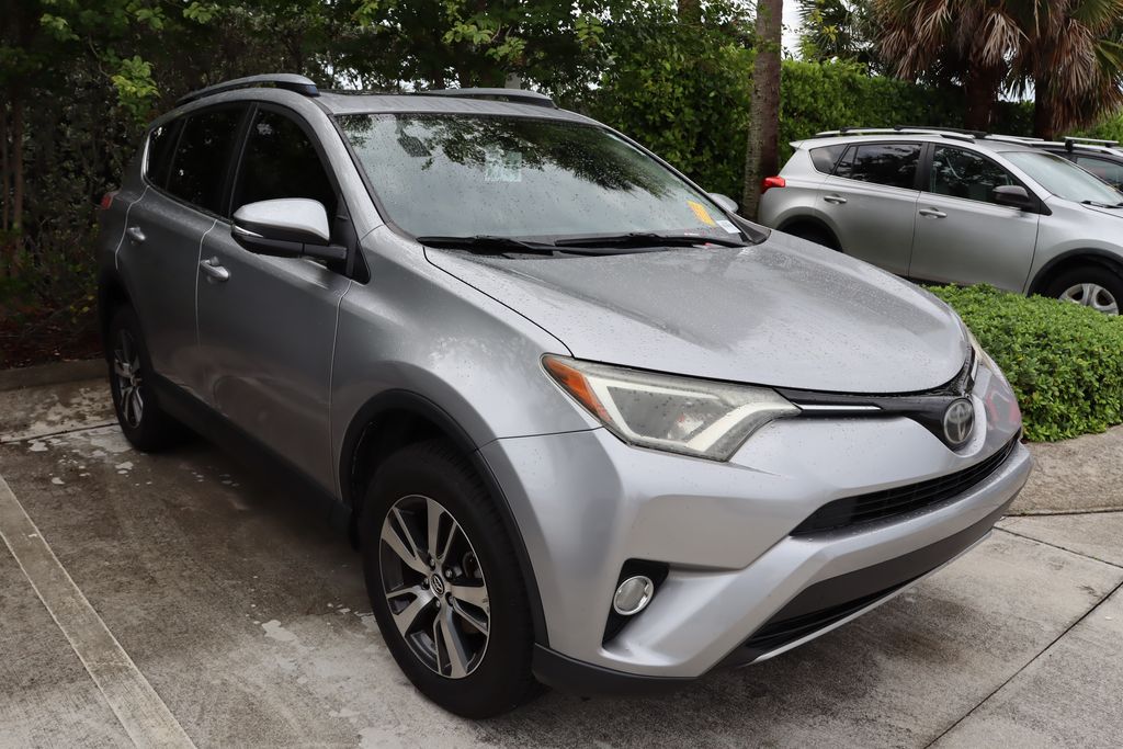 Thumbnail: 2018 Toyota RAV4 - 6