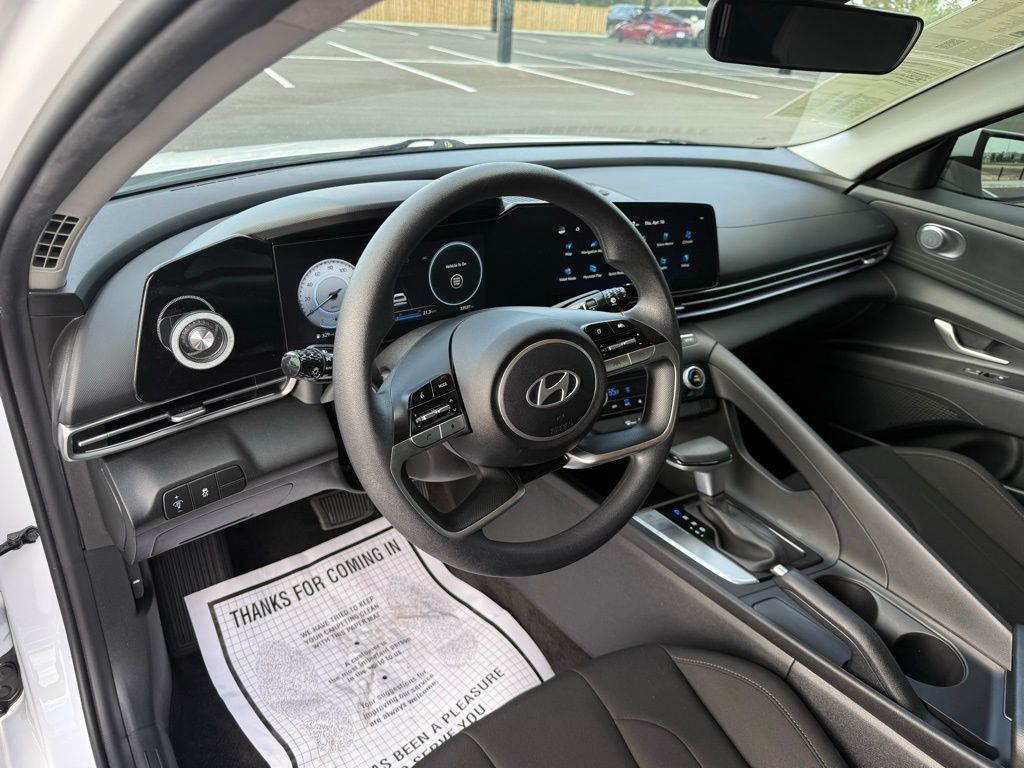 Thumbnail: 2024 Hyundai Elantra - 13