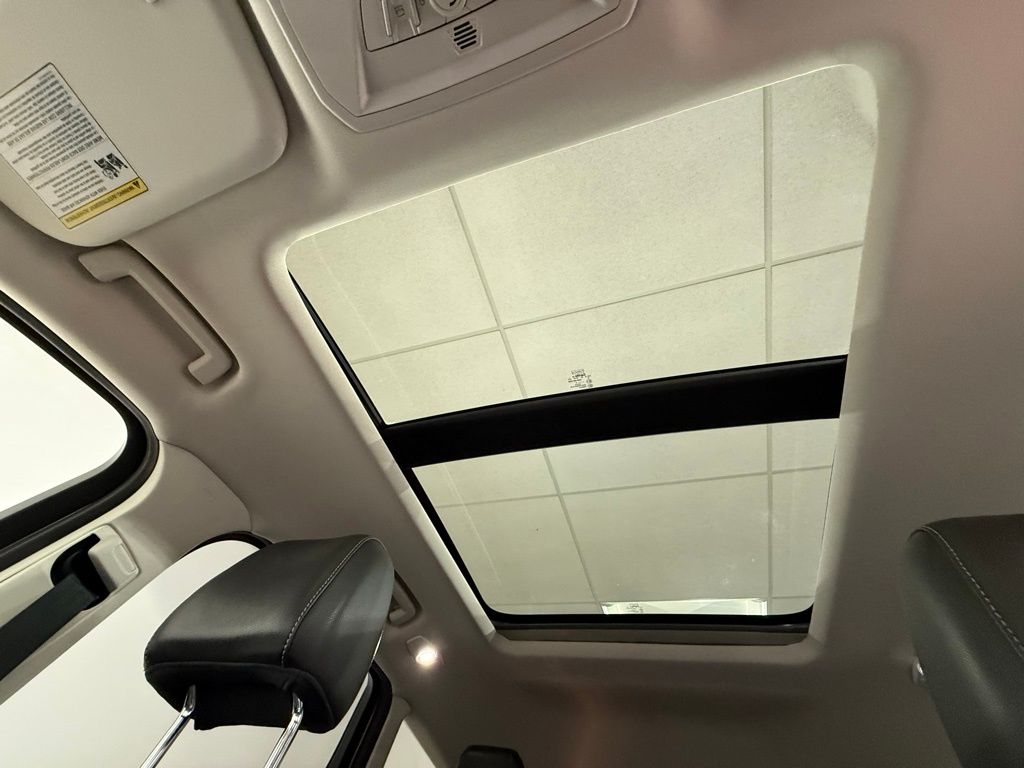 Thumbnail: 2015 Ford Escape - 18