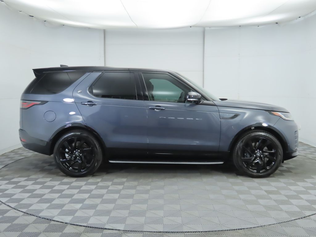 Thumbnail: 2024 Land Rover Discovery - 4