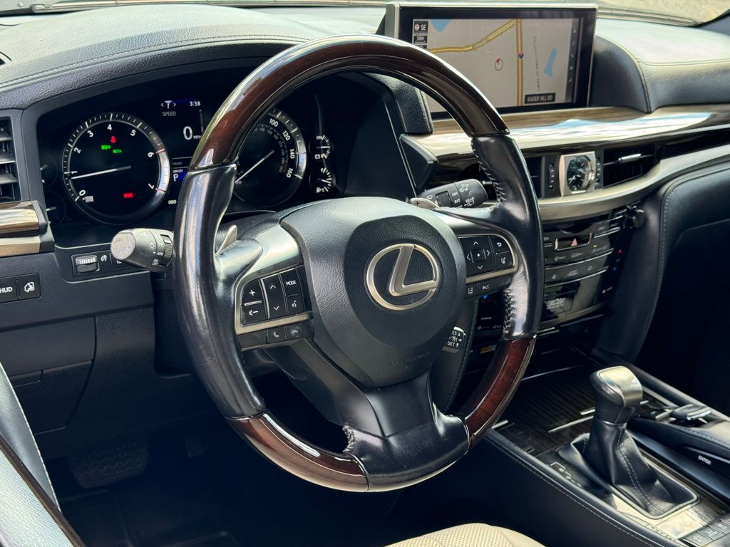 2020 Lexus LX 570 21