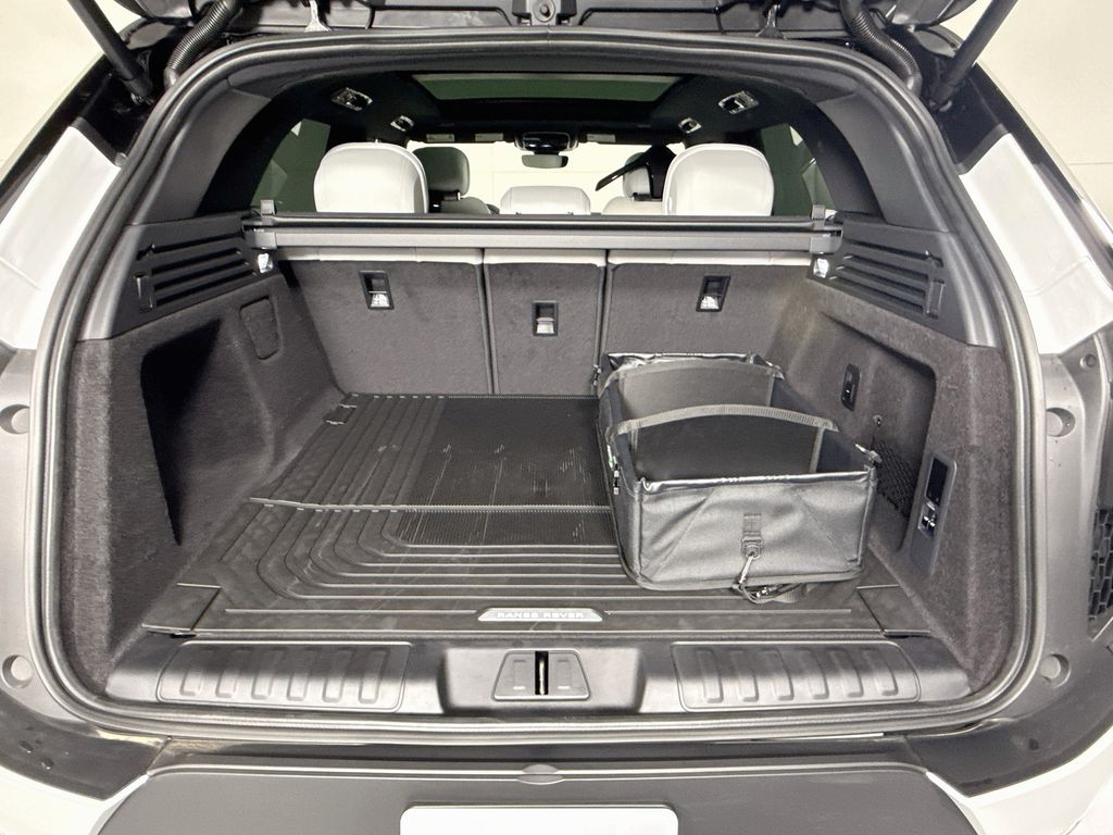Thumbnail: 2026 Land Rover Range Rover Sport - 29