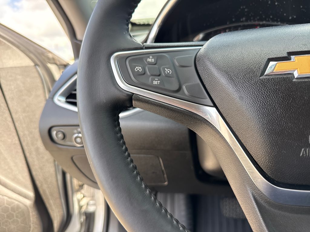Used 2018 Silver Chevrolet LT image 15