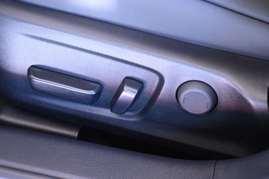 Thumbnail: 2025 Lexus IS - 28