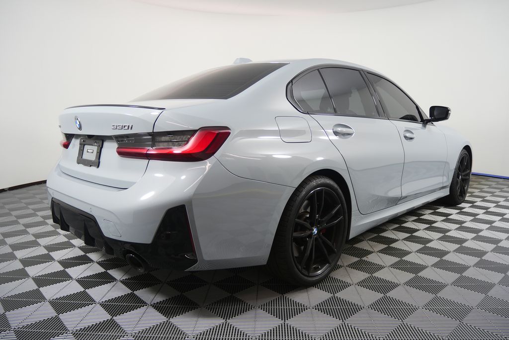 Thumbnail: 2023 BMW 3 Series - 3