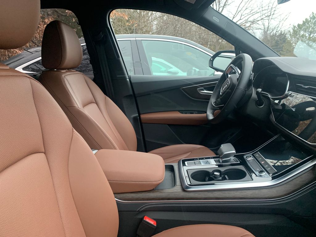 Thumbnail: 2025 Audi Q7 - 9