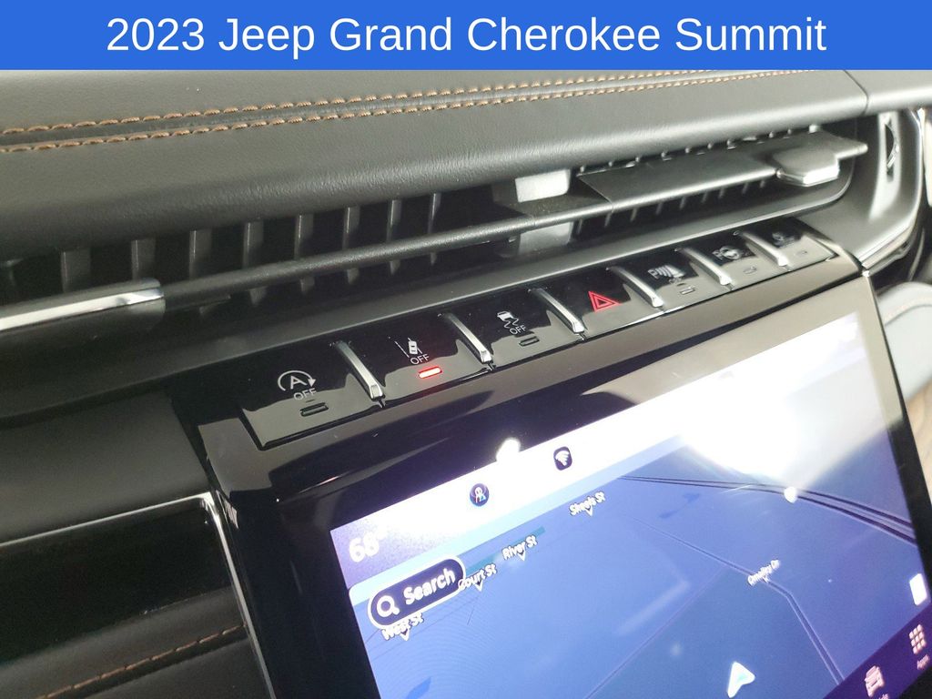 2023 Jeep Grand Cherokee Summit 34