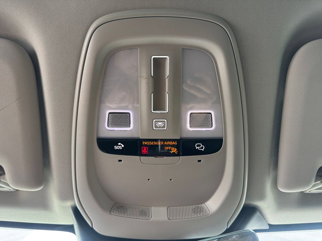 Used Car 2023 Volvo Xc60 Recharge Plug-in Hybrid  T8 Plus Bright Theme For Sale Under $40,000 In Round Rock, Texas