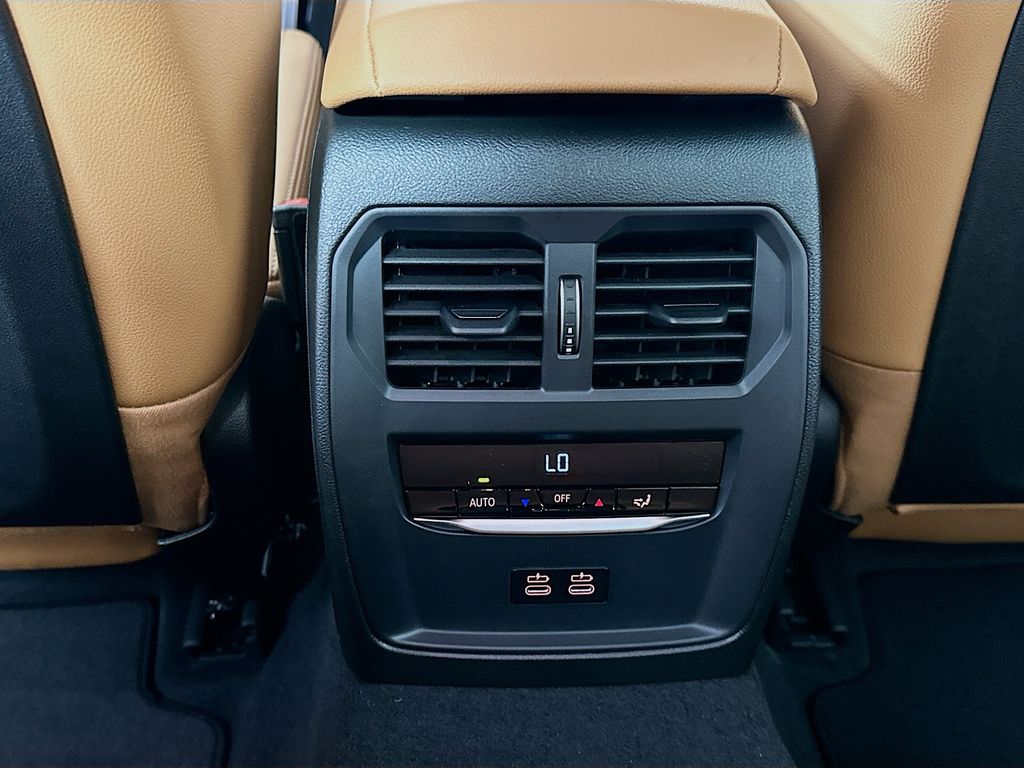 Thumbnail: 2026 BMW 3 Series - 18