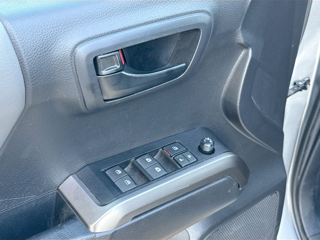 2023 Toyota Tacoma TRD Sport 17