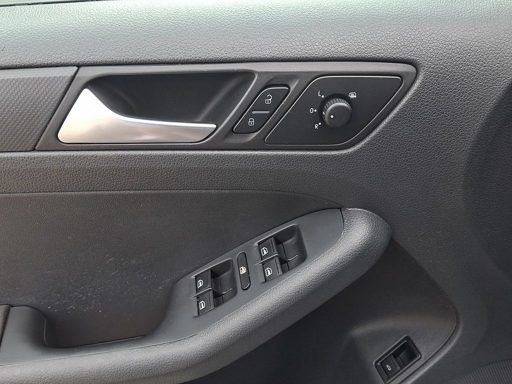 Thumbnail: 2012 Volkswagen Jetta - 12