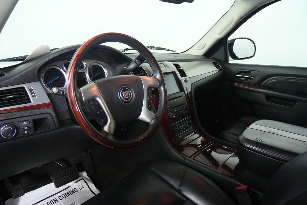 Thumbnail: 2010 Cadillac Escalade - 12