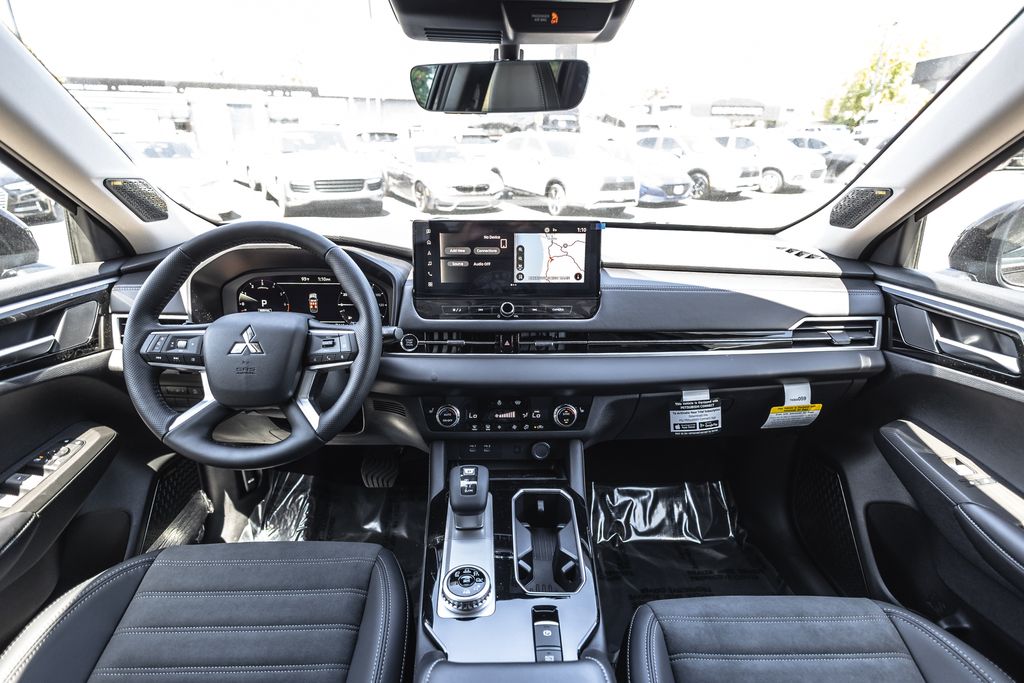 2026 Mitsubishi Outlander SE thumbnail 23