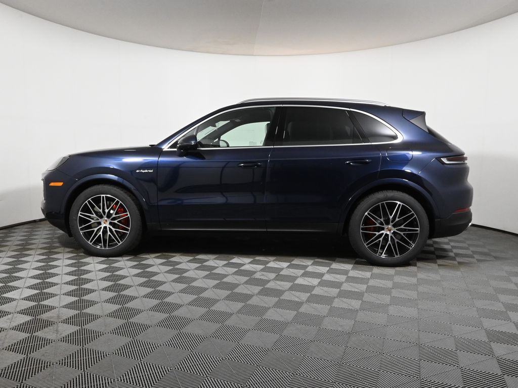 Thumbnail: 2026 Porsche Cayenne - 2