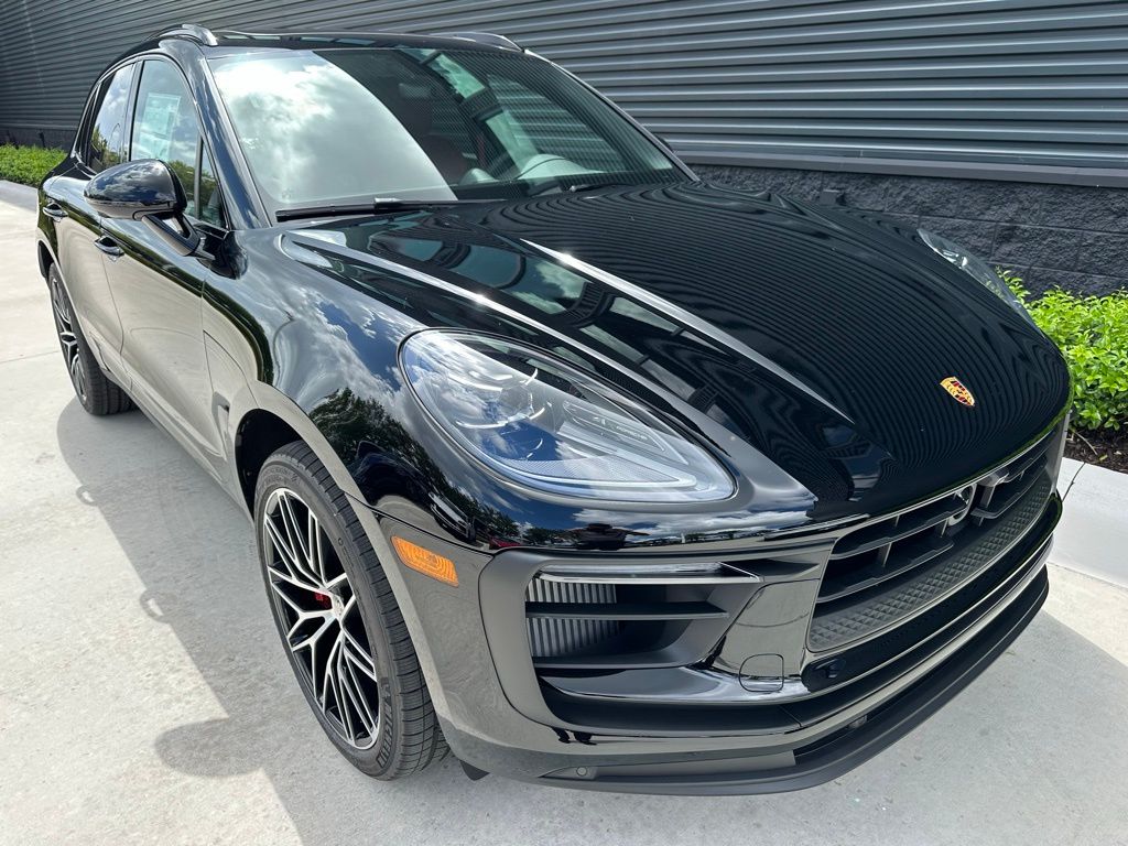 Thumbnail: 2025 Porsche Macan - 10