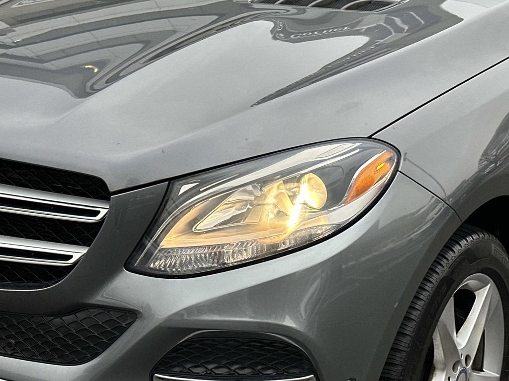 Thumbnail: 2017 Mercedes-Benz GLE - 2