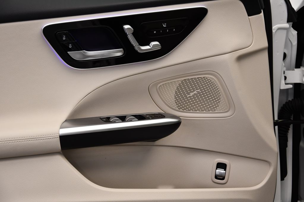 Thumbnail: 2025 Mercedes-Benz C-Class - 32