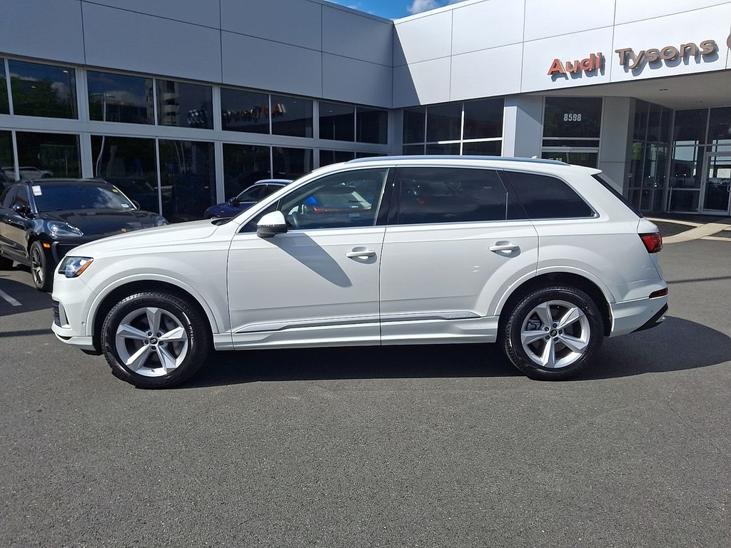 Thumbnail: 2023 Audi Q7 - 7