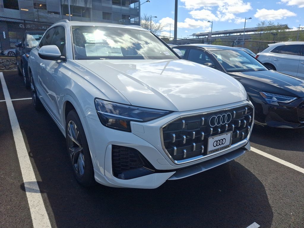 2025 Audi Q8  3