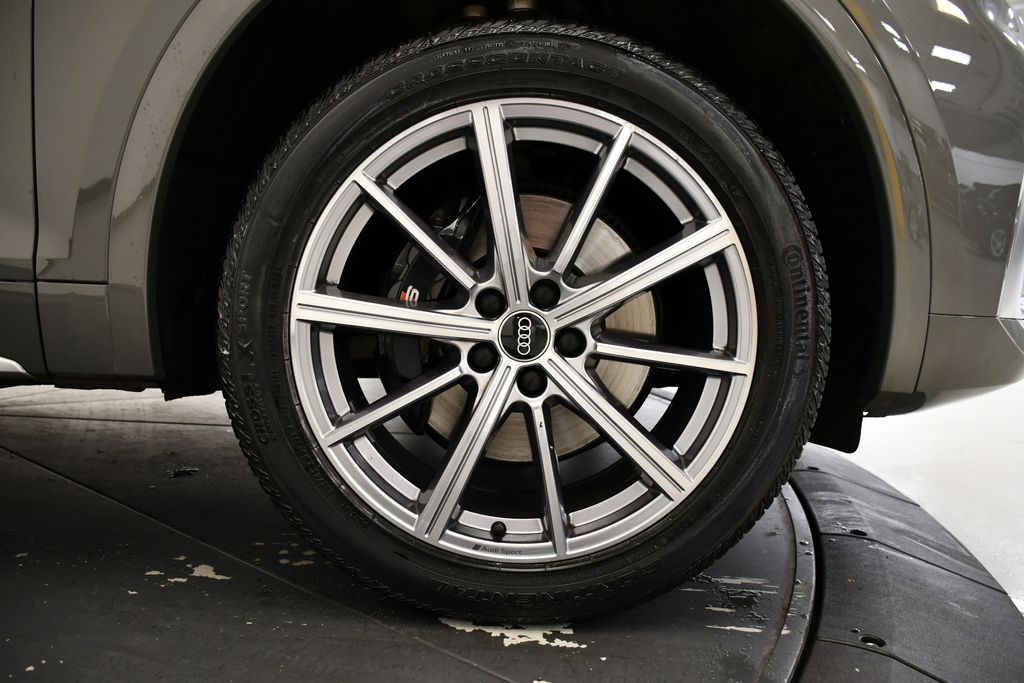 Thumbnail: 2023 Audi SQ5 - 15