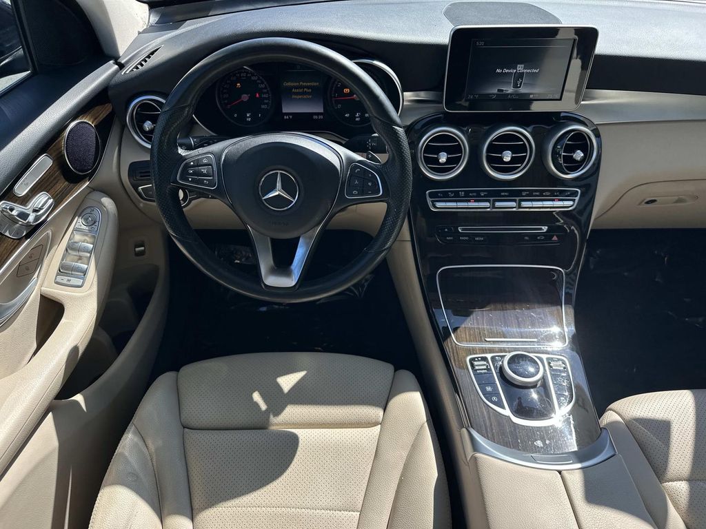 Thumbnail: 2017 Mercedes-Benz GLC - 32