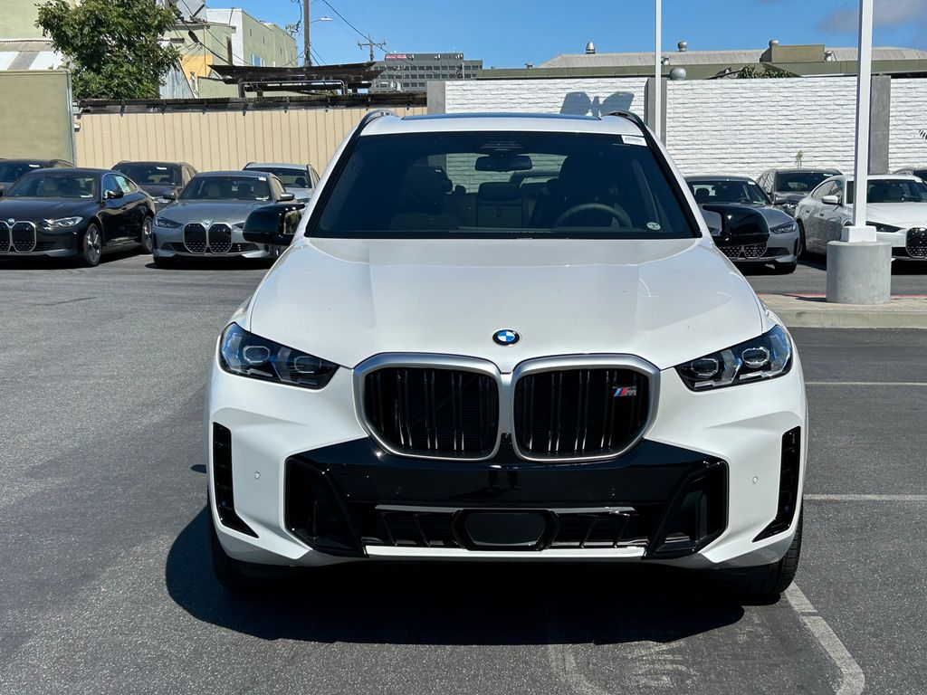 2025 BMW X5 M60i 8