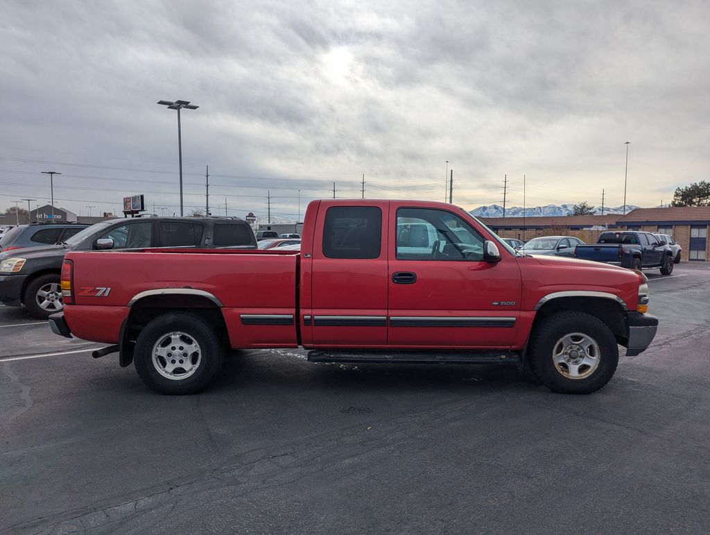 1999 Chevrolet Silverado 1500 LS 2