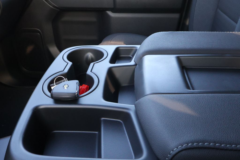 Thumbnail: 2026 Chevrolet Silverado 2500 - 31