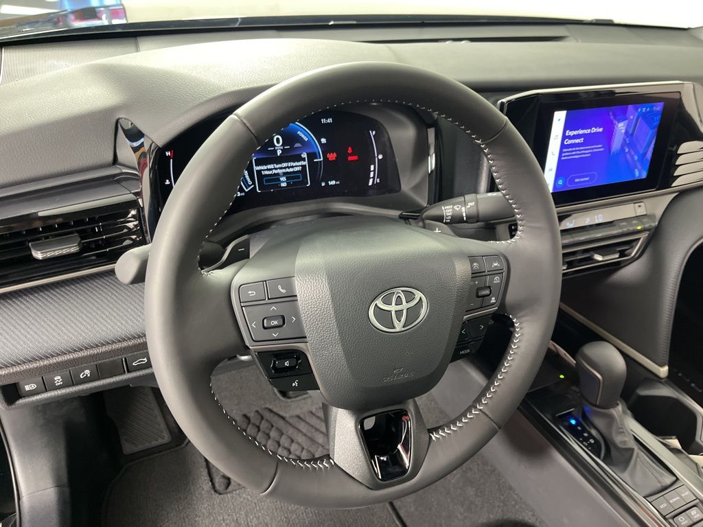 2025 Toyota Camry SE 27