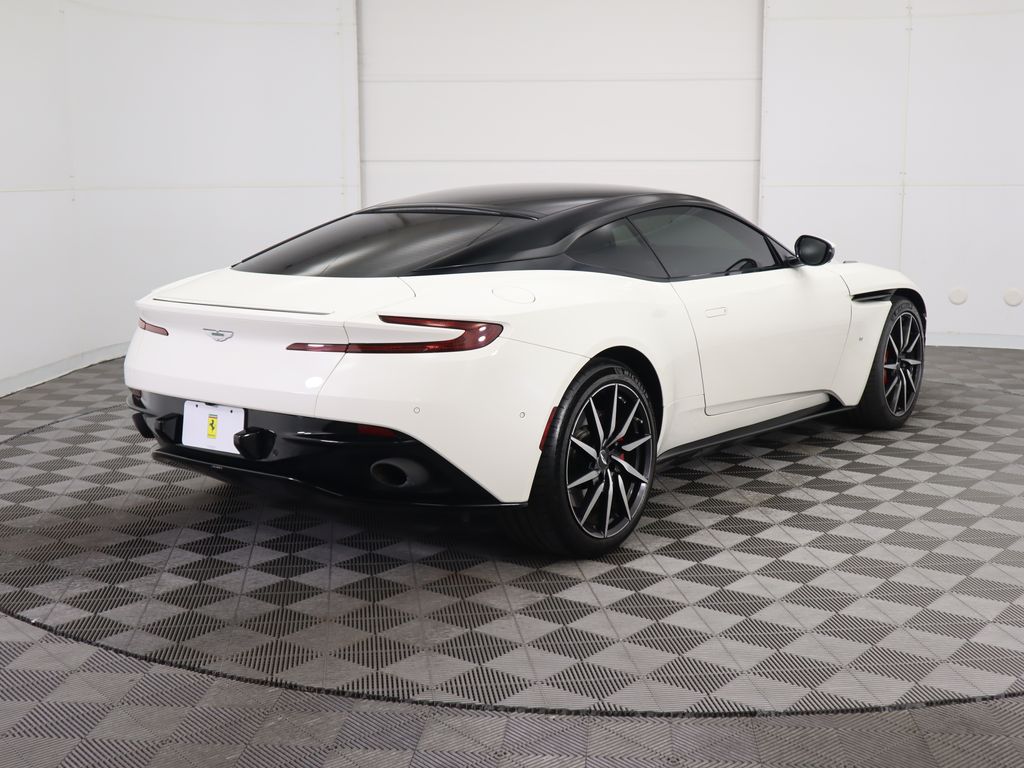 2017 Aston Martin DB11  5