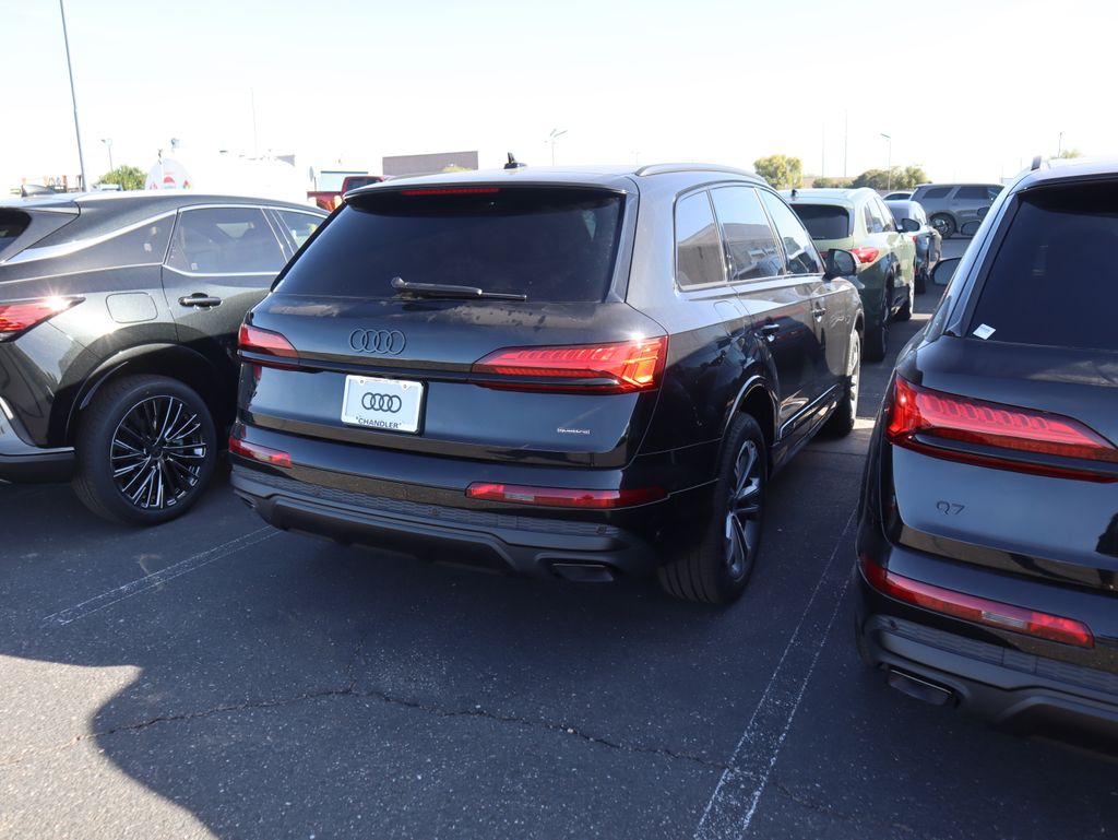 Thumbnail: 2026 Audi Q7 - 3