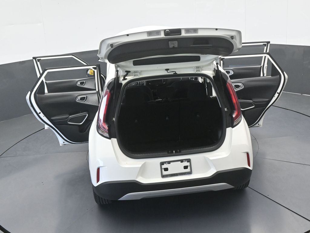 Used 2024 Snow White Pearl Kia LX image 63