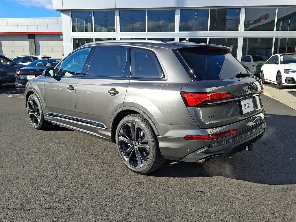 Thumbnail: 2026 Audi Q7 - 4